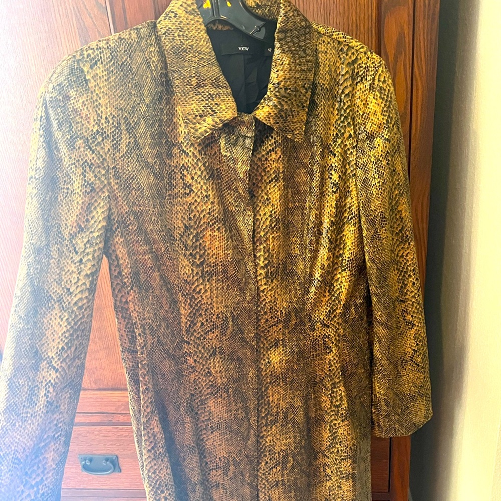Womens View jacket size 4